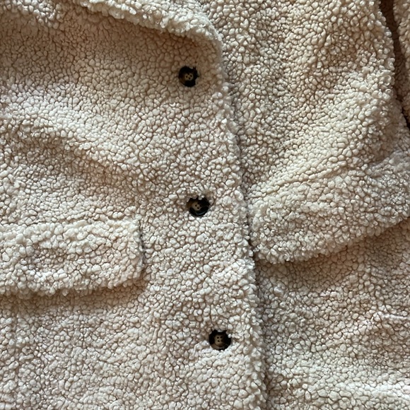 Sherpa Coat - Picture 2 of 4